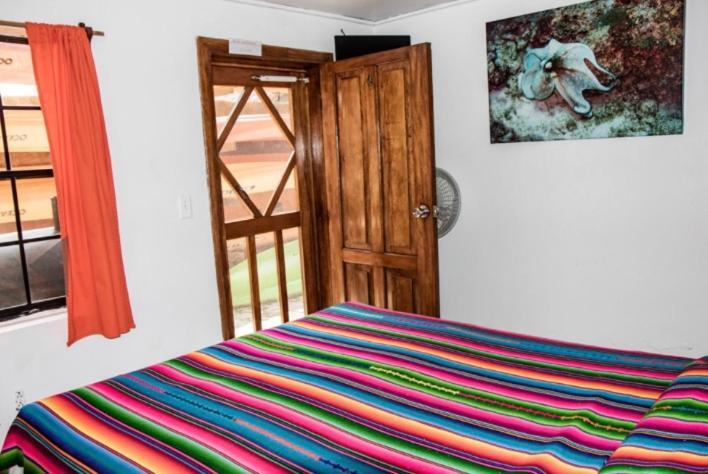 Sea Breeze Inn West End Ngoại thất bức ảnh